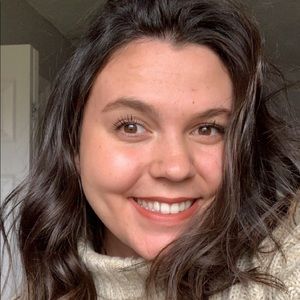 Meet your Posher, Alexia